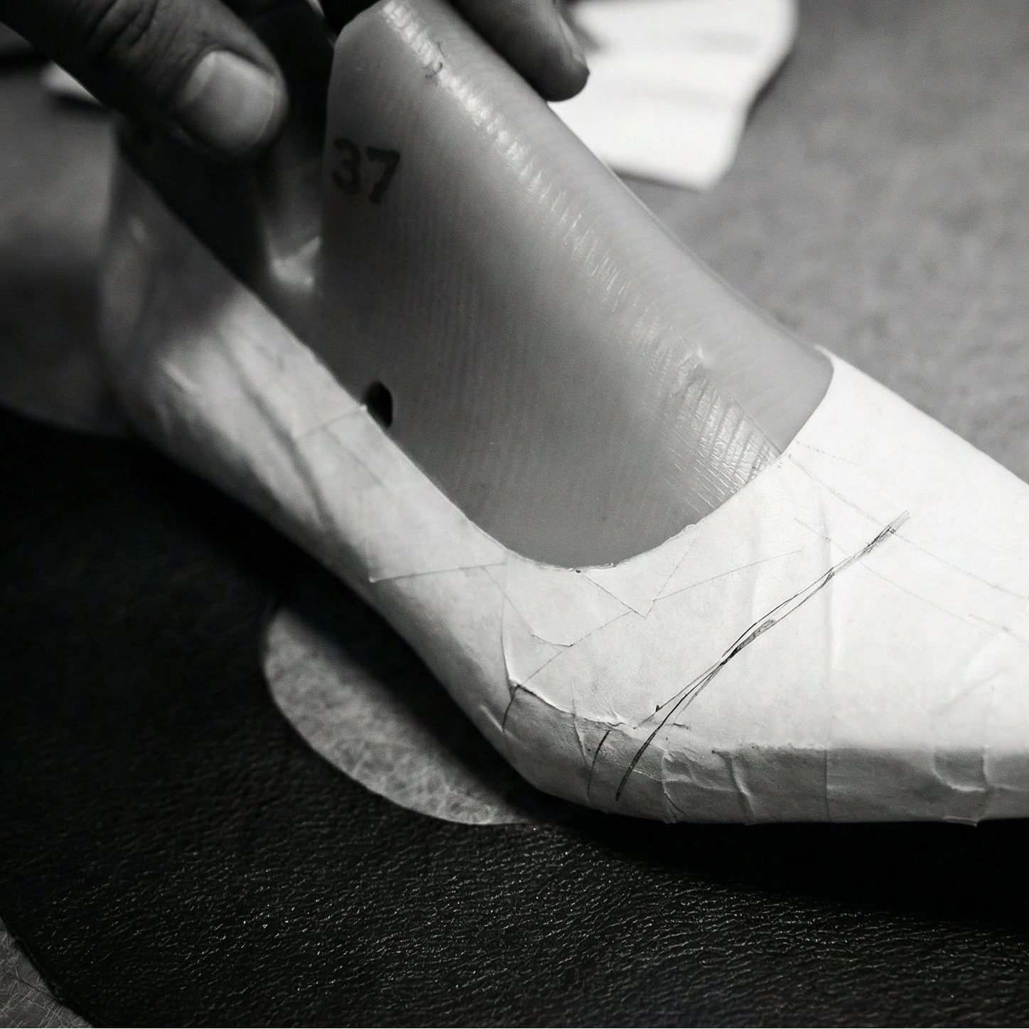 Design process of Besyll slingback pumps on a shoe last during development